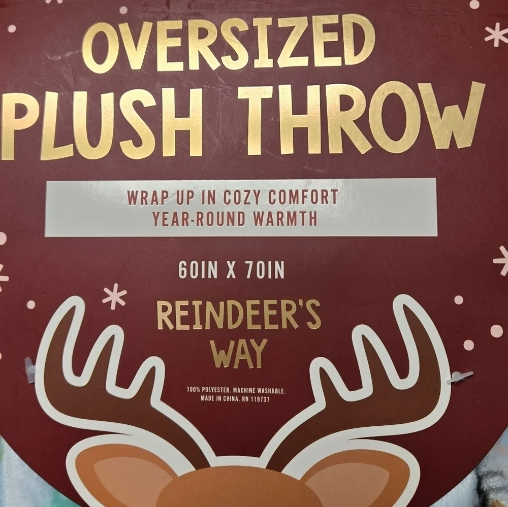 Reindeer's Way Dainty Christmas Critter Oversized Plush Throw Blanket Blue